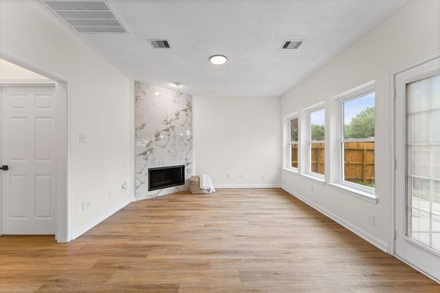 2859 Crest Park Drive, Houston, TX 77082