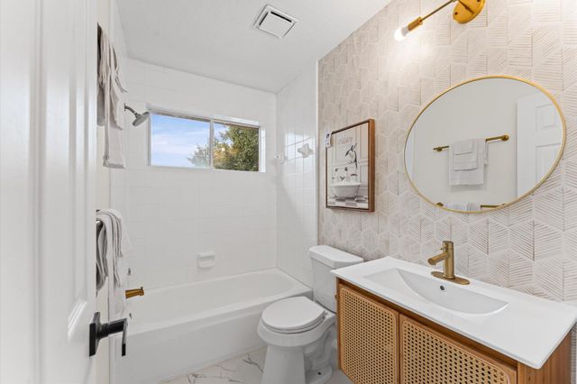2859 Crest Park Drive, Houston, TX 77082