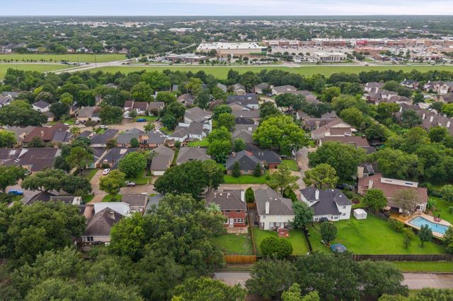2859 Crest Park Drive, Houston, TX 77082