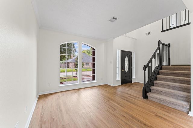 2859 Crest Park Drive, Houston, TX 77082