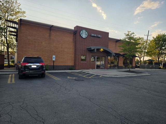 608 E North Avenue, Carol Stream, IL 60188