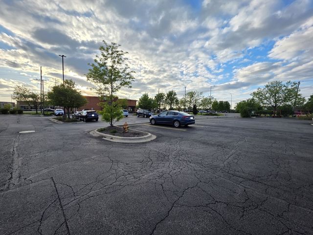 608 E North Avenue, Carol Stream, IL 60188