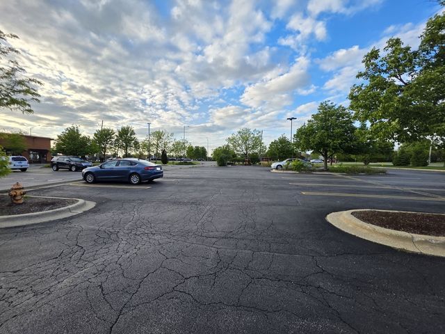 608 E North Avenue, Carol Stream, IL 60188