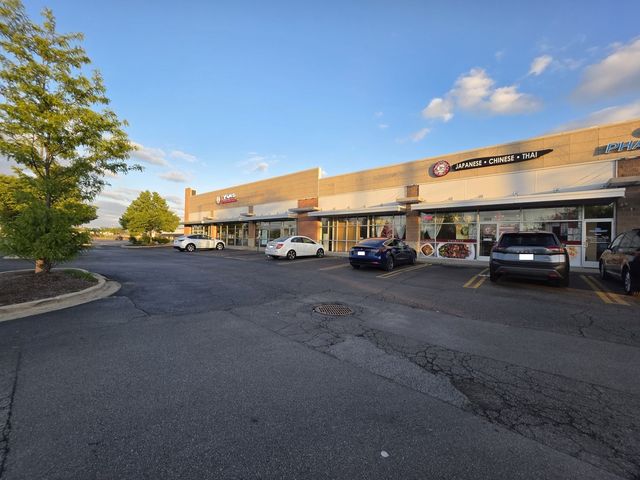 608 E North Avenue, Carol Stream, IL 60188