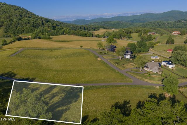 34 Vineyard Farms Parkway, Butler, TN 37640