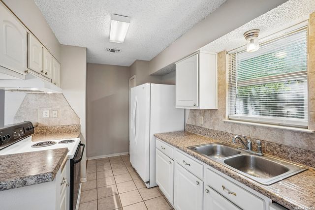 3806 Candlecrown Ct, San Antonio, TX 78244