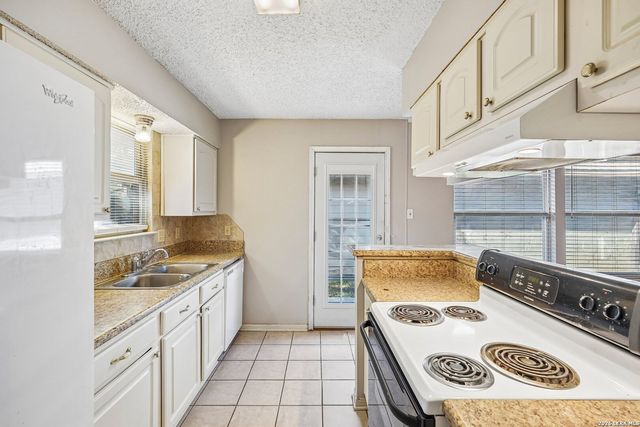 3806 Candlecrown Ct, San Antonio, TX 78244