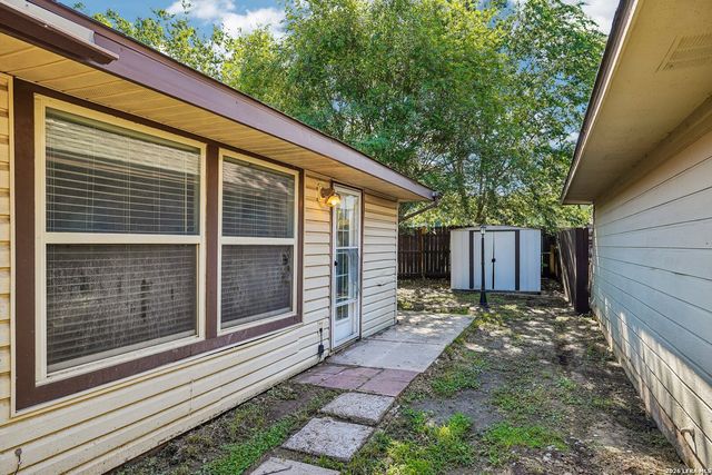 3806 Candlecrown Ct, San Antonio, TX 78244