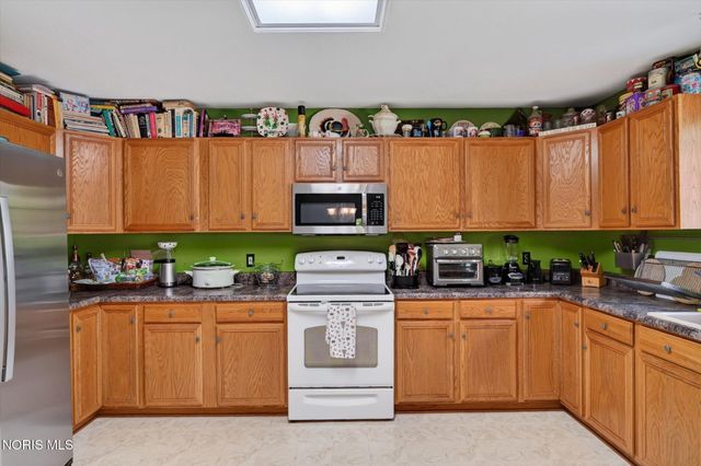 1369 Austin Court, Perrysburg, OH 43551
