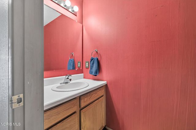 1369 Austin Court, Perrysburg, OH 43551