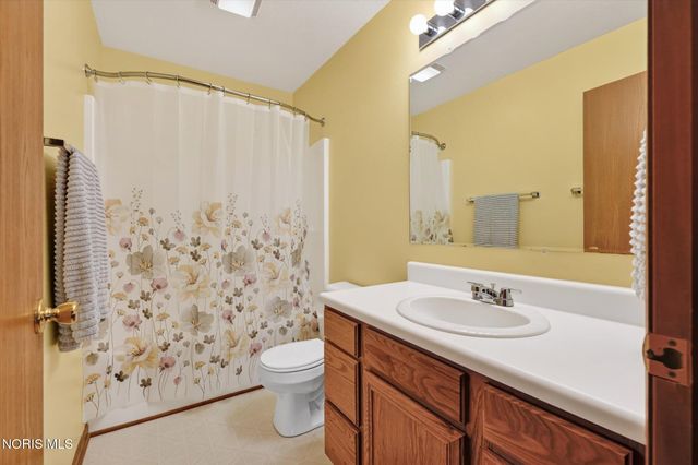 1369 Austin Court, Perrysburg, OH 43551