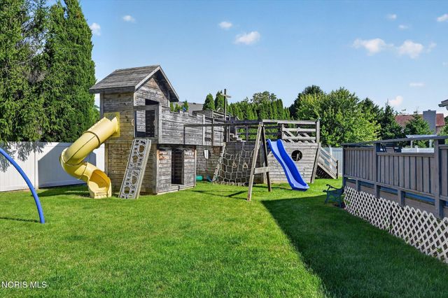 1369 Austin Court, Perrysburg, OH 43551