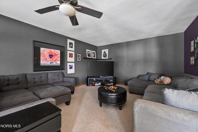 1369 Austin Court, Perrysburg, OH 43551