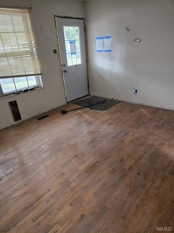 10357 Prince Drive, St Louis, MO 63136