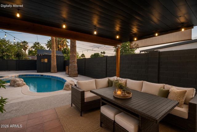 5513 E EARLL Drive, Phoenix, AZ 85018