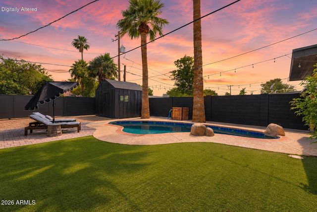 5513 E EARLL Drive, Phoenix, AZ 85018