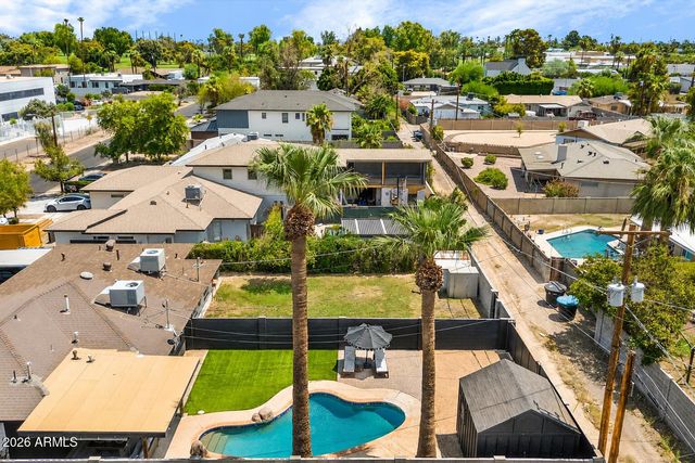 5513 E EARLL Drive, Phoenix, AZ 85018