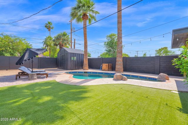5513 E EARLL Drive, Phoenix, AZ 85018