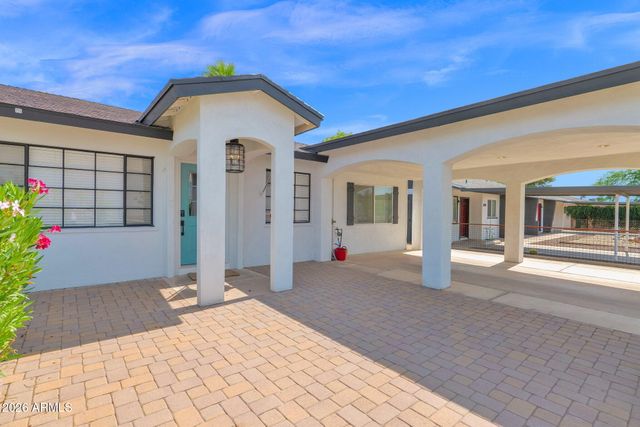 5513 E EARLL Drive, Phoenix, AZ 85018