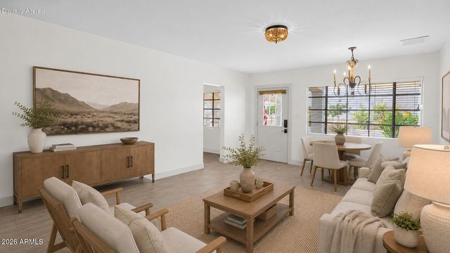 5513 E EARLL Drive, Phoenix, AZ 85018