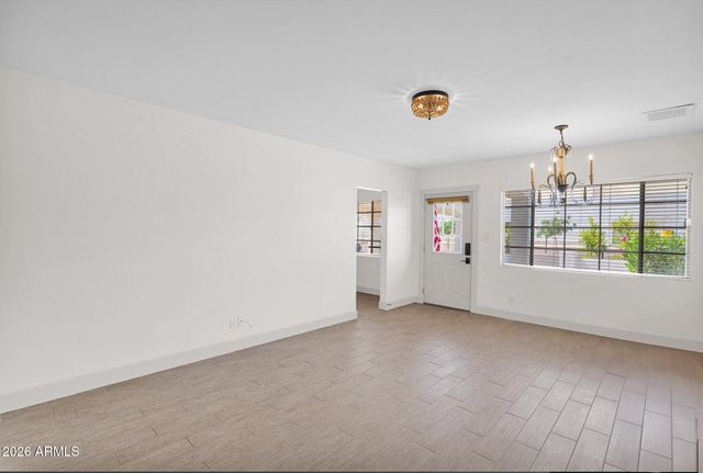 5513 E EARLL Drive, Phoenix, AZ 85018