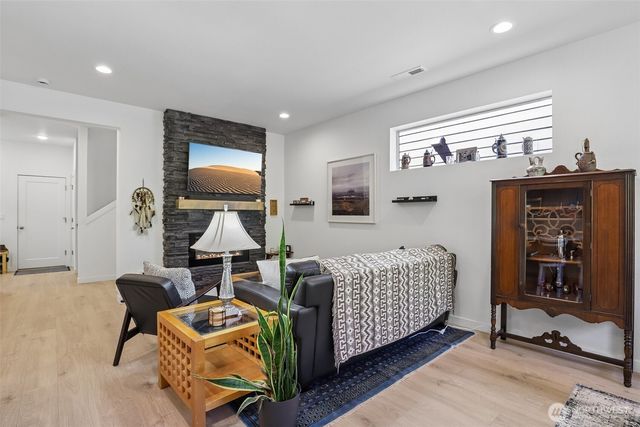 17507 NW 7th Avenue, Ridgefield, WA 98642