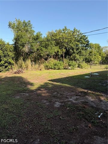 3044 Broadway, Fort Myers, FL 33901