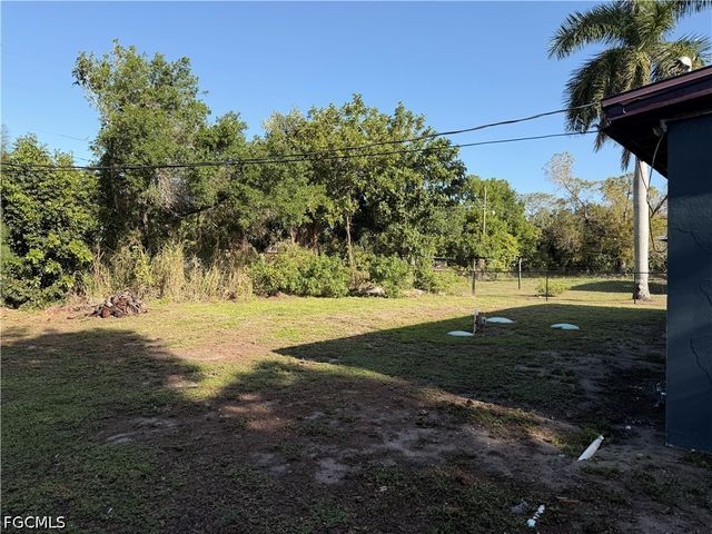 3044 Broadway, Fort Myers, FL 33901