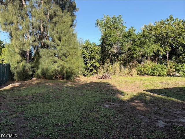 3044 Broadway, Fort Myers, FL 33901