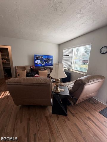 3044 Broadway, Fort Myers, FL 33901