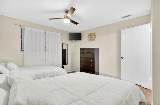 584 SE Greenway Terrace, Port St Lucie, FL 34983