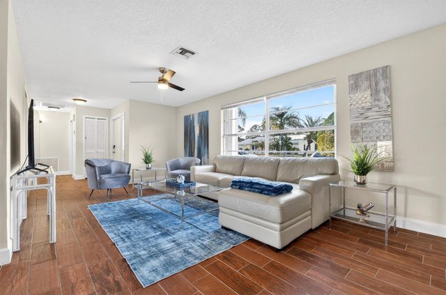 584 SE Greenway Terrace, Port St Lucie, FL 34983