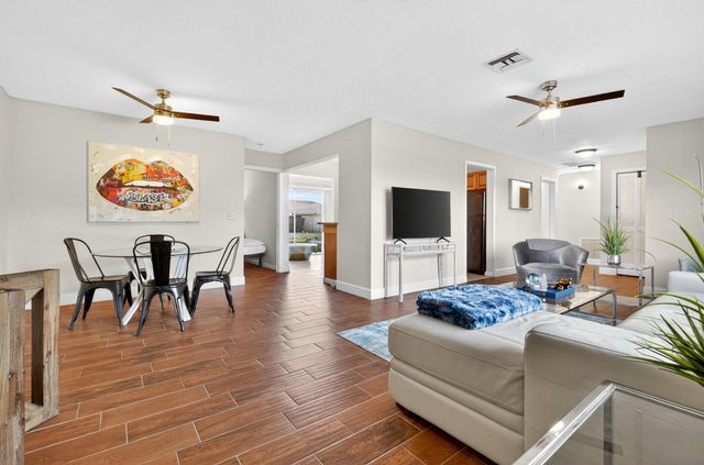 584 SE Greenway Terrace, Port St Lucie, FL 34983