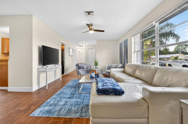 584 SE Greenway Terrace, Port St Lucie, FL 34983