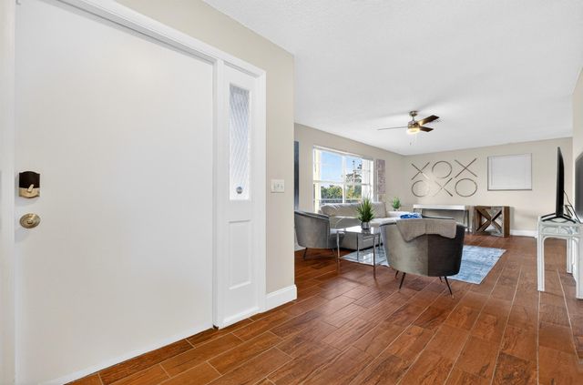 584 SE Greenway Terrace, Port St Lucie, FL 34983