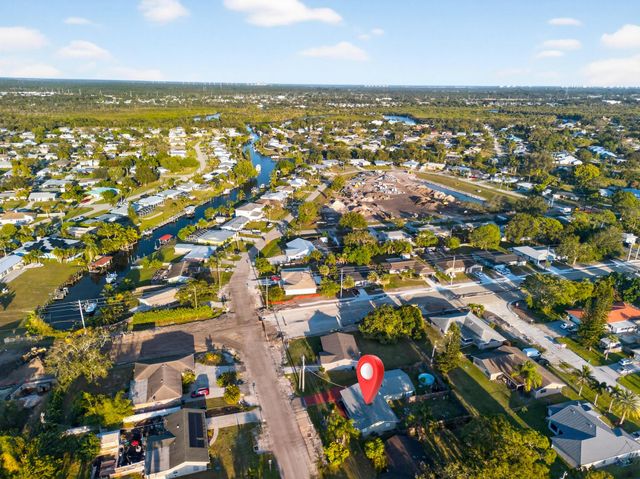 584 SE Greenway Terrace, Port St Lucie, FL 34983