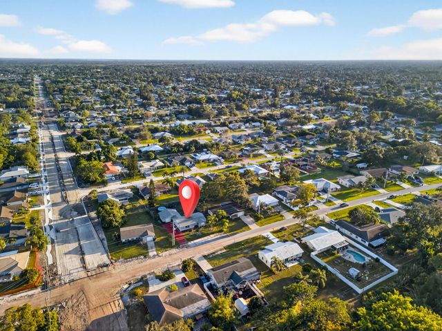 584 SE Greenway Terrace, Port St Lucie, FL 34983