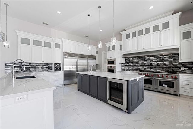 1208 Travis Street, Mission, TX 78572