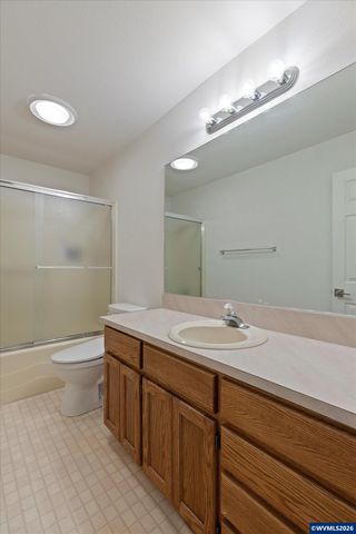 1626 Cinnamon Hill Dr SE, Salem, OR 97306