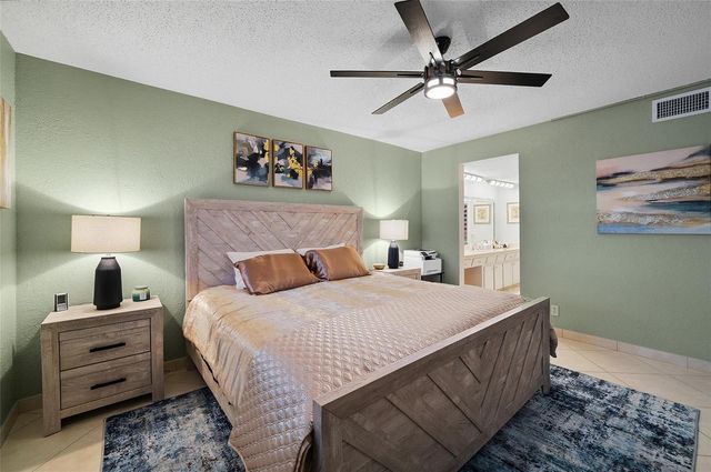 3990 NW 42nd Avenue 305, Lauderdale Lakes, FL 33319