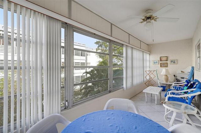 3990 NW 42nd Avenue 305, Lauderdale Lakes, FL 33319