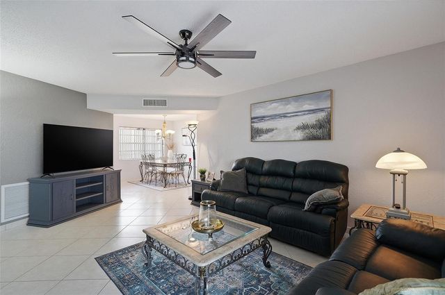 3990 NW 42nd Avenue 305, Lauderdale Lakes, FL 33319