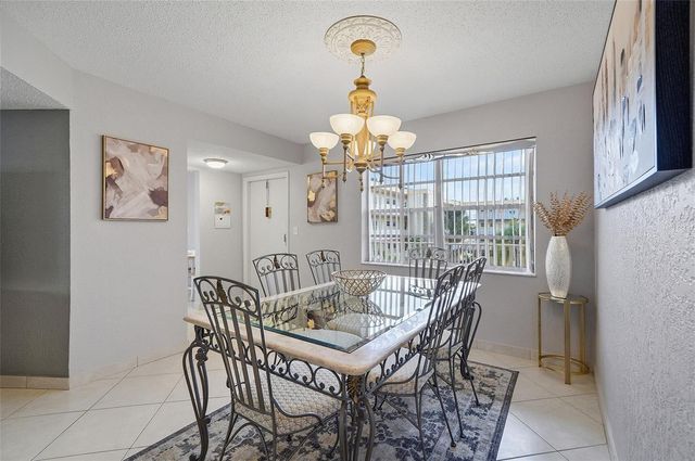 3990 NW 42nd Avenue 305, Lauderdale Lakes, FL 33319