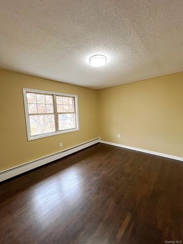 1403 Barclay Manor 14C, Newburgh, NY 12550