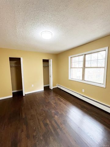 1403 Barclay Manor 14C, Newburgh, NY 12550