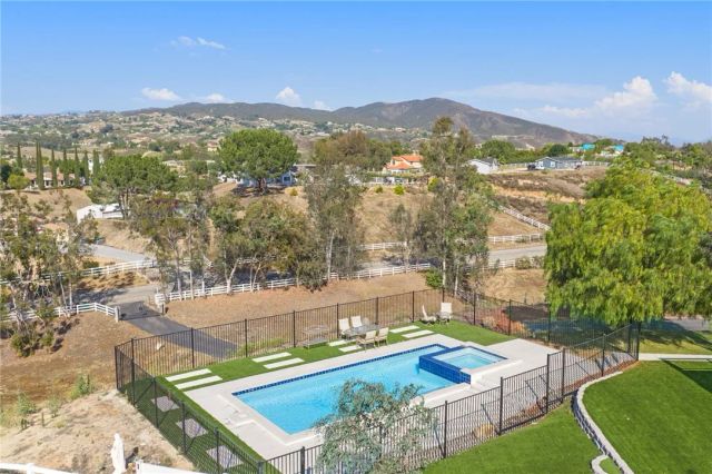 35825 Meadow Ridge, Temecula, CA 92592