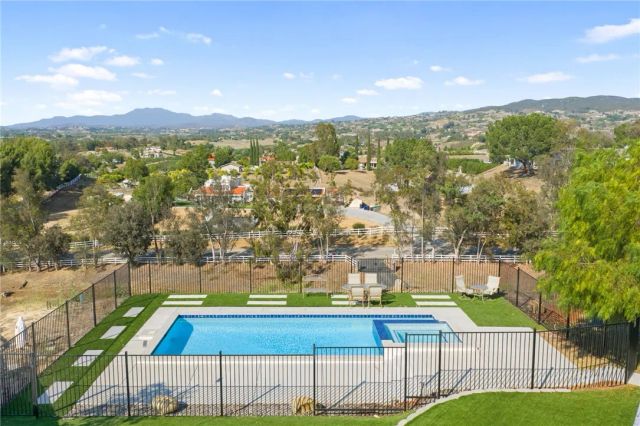 35825 Meadow Ridge, Temecula, CA 92592