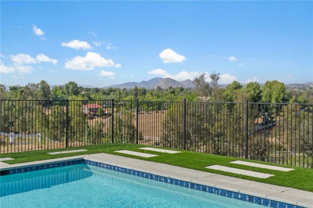 35825 Meadow Ridge, Temecula, CA 92592