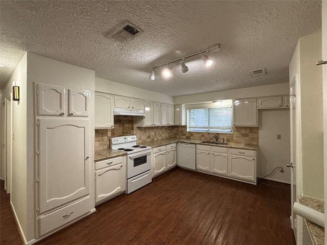 12614 Campos Drive, Houston, TX 77065