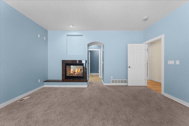 214 Madison Circle, Hudson, WI 54016